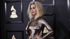 Katy Perry Potong Rambut Hingga Cepak Usai Putus Cinta