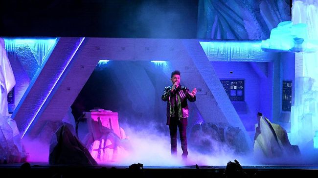 The Weeknd menyatakan tetap tidak akan mendaftarkan lagunya ke ajang Grammy, meski penyelenggara telah menerapkan sistem voting.