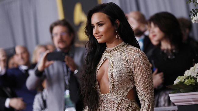Demi Lovato Buka Suara Setelah Insiden Overdosis Demi Lovato Buka Suara Setelah Insiden Overdosis