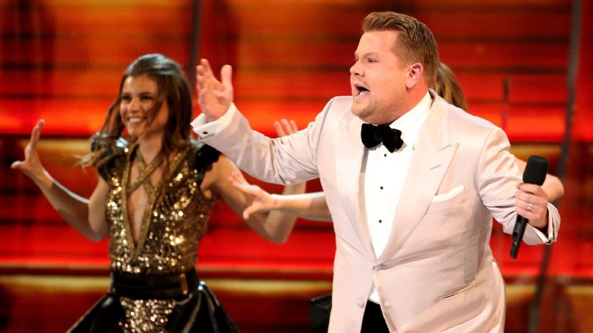 Momen Grammy: Mikrofon Rusak sampai Lepas Sepatu & Celana