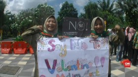 Aksi 'Say No to Valentine' Siswa Surabaya