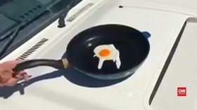 Memasak Telur di Atas Kap Mobil