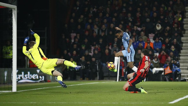 Manchester City berhasil naik ke posisi kedua klasemen sementara Liga Primer Premier usai mengalahkan Bournemouth 2-0 di Vitality Stadium.