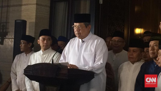 SBY mempersilakan aparat hukum menyelidiki dugaan rekayasa kasus pembunuhan Nasrudin Zulkarnaen. Dia merasa difitnah Antasari Azhar.