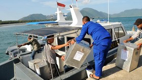 KPU Natuna Terkendala Tinggi Gelombang Laut Distribusikan Surat Suara