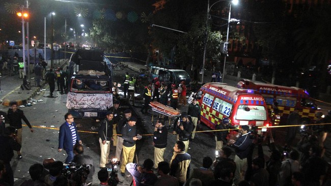 Setidaknya enam orang tewas dan 190 lainnya mengalami luka-luka saat demonstrasi di Pakistan. Sekitar 137 orang di antaranya adalah petugas keamanan.