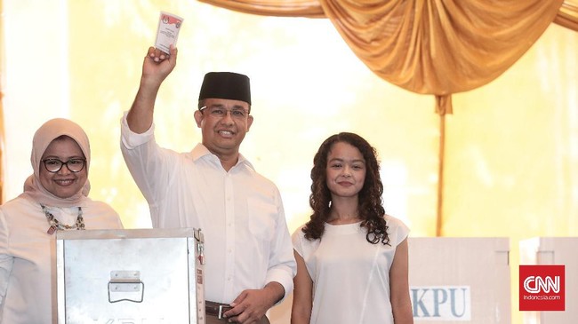 Akun resmi Anies-Sandi di Instagram masih bisa diakses. Padahal dari daftar KPUD, akun itu termasuk yang didaftarkan sebagai alat kampanye.
