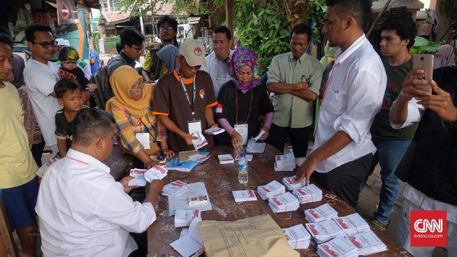 Beragam 'penyakit' selama Pemilihan Gubernur DKI Jakarta, seperti penyebaran hoax di media sosial, akan menular ke pemilihan kepala daerah serentak 2018.