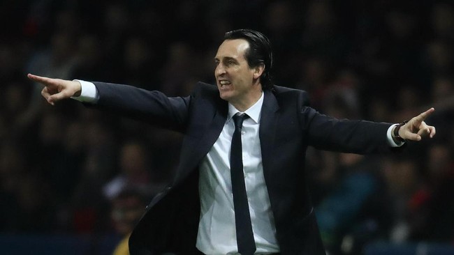 Pelatih PSG, Unai Emery menegaskan cedera metatarsal yang dialami Neymar tak memerlukan penanangan operasi. Neymar kemungkinan absen selama dua bulan.