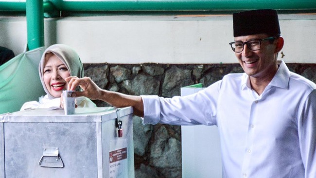 Di Selong, Kebayoran Baru, Ahok - Djarot memperoleh 225 suara sedangkan Anies - Sandi memperoleh 126 suara. Sementara Agus - Sylvi hanya dapat 12 suara.