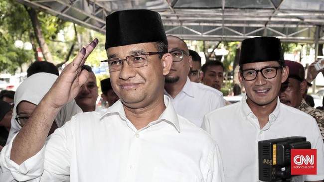 Anies dan Sandi memang kerap berkunjung ke sejumlah tempat, namun bukan untuk mengajak orang memilih mereka di Pilkada.