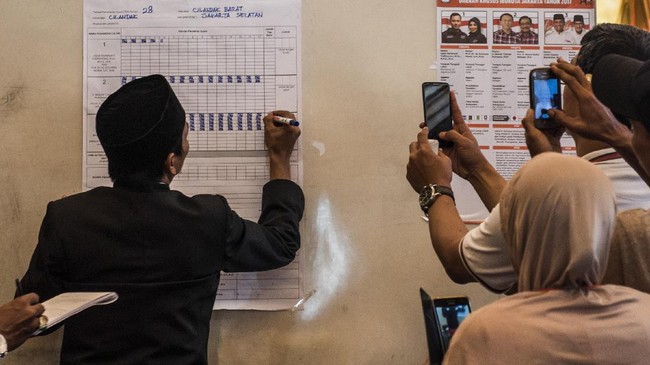 Bawaslu akan menginvestigasi sejumlah laporan dari warga Jakarta yang tidak bisa menggunakan hak pilih pada pencoblosan Rabu (15/2), 