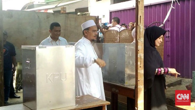 Rizieq Shihab tidak mengikuti perhitungan suara di TPS tempatnya menggunakan hak suara. Di lokasi itu, Ahok-Djarot mendapatkan suara terbanyak.