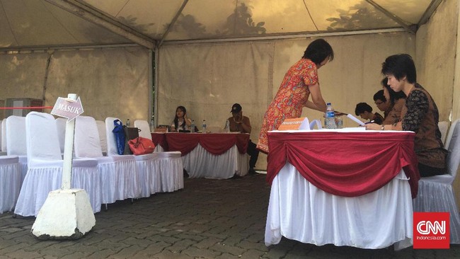 Tak ada pengamanan ketat di TPS tempat Ahok akan menggunakan hak pilihnya. Ahok dijadwalkan memilih bersama anak dan istrinya.