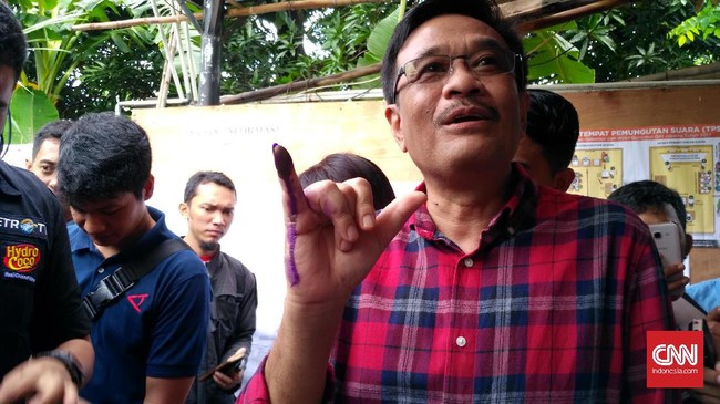 Anies yakin perolehan suara yang diraihnya cukup untuk melaju ke putaran kedua. Sementara Djarot berharap kemenangan segera dikunci dalam satu putaran.