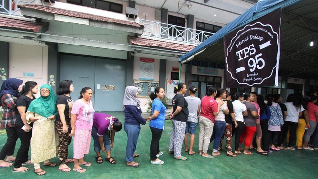 Agus-Sylvi mendapatkan 55 suara di Pondok Bambu, terpaut empat suara dari Ahok-Djarot dan 11 suara dari Anies-Baswedan.