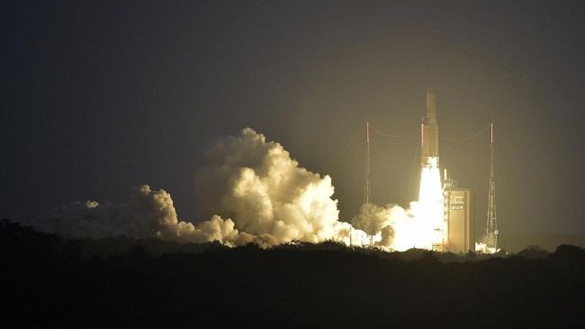 Jepang dan China mengikuti langkah AS untuk membuat proyek konstelasi internet mini yang telah dimulai SpaceX.