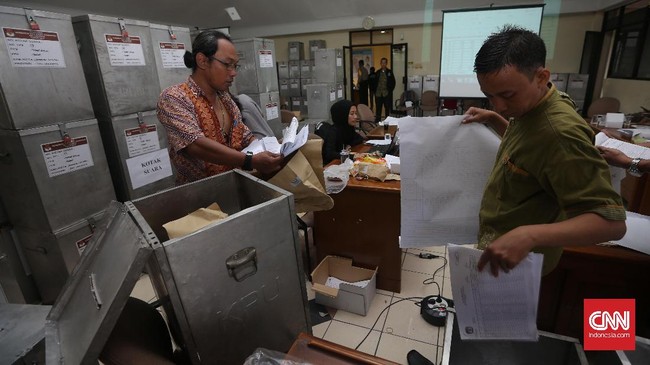 Partai Golkar belum memastikan bakal mengusung Bupati Purwakarta Dedi Mulyadi sebagai calon gubernur dalam Pilgub Jawa Barat 2018.