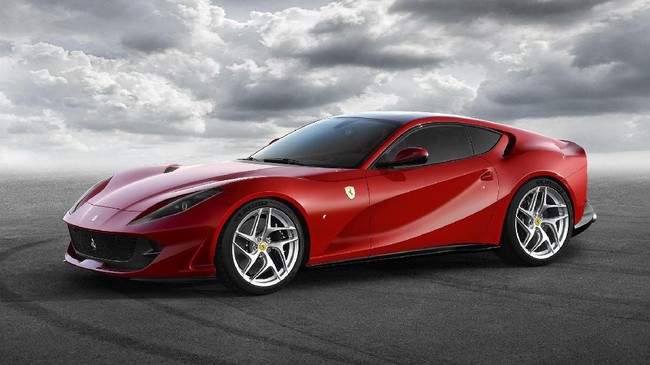 Ferrari 812 Superfast diklaim akan menjadi mobil paling cepat yang dikeluarkan oleh pabrikan Italia ini, meskipun berpenggerak roda depan.