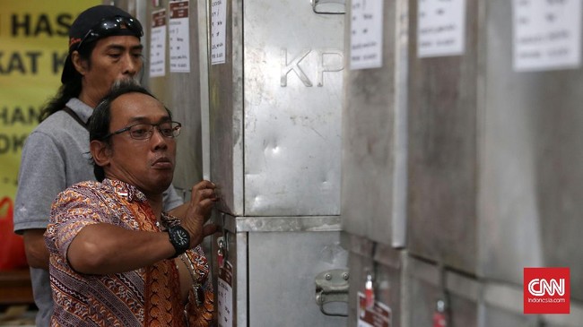 Bawaslu menganggap pembatalan SK KPU DKI Jakarta itu akan berakibat pada pembatalan proses pemutakhiran data KPU sehingga hak masyarakat tak terlindungi.