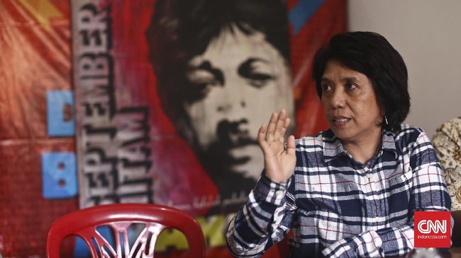Istri aktivis HAM Munir, Suciwati menganggap publik masih ingin tahu siapa dalang utama pembunuhan suaminya.