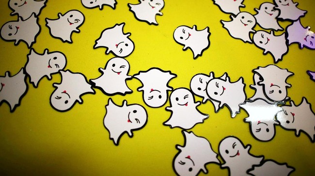 Snap dikabarkan tengah mengerjakan kacamata pintar generasi kedua. Bedanya, wearable ini akan dilengkapi dengan kemampuan Augmented Reality.