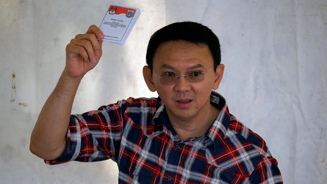 Ahok menyatakan jika warga Jakarta kembali mempercayainya sebagai pemimpin, maka dirinya akan melengkapi pelbagai program untuk warga Jakarta.