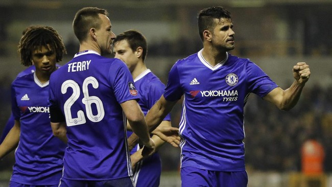 Gol-gol kemenangan Chelsea atas Wolverhampton dicetak oleh Pedro Rodriguez pada menit ke-65 dan Diego Costa di ujung laga.