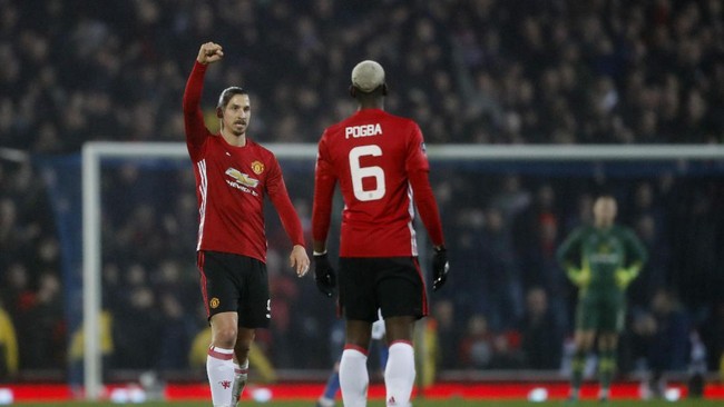 Zlatan Ibrahimovic mencetak gol penentu kemenangan 2-1 Manchester United atas Blackburn Rovers setelah sempat tertinggal 0-1.