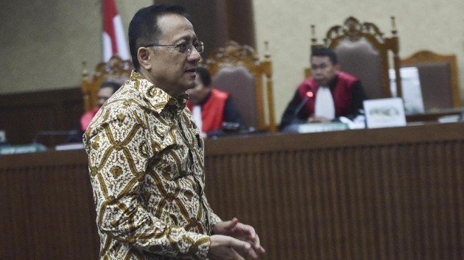 Mantan Ketua DPD Irman Gusman menuntut KPU melakukan pemungutan suara ulang untuk pemilihan calon anggota DPD di Sumatera Barat.