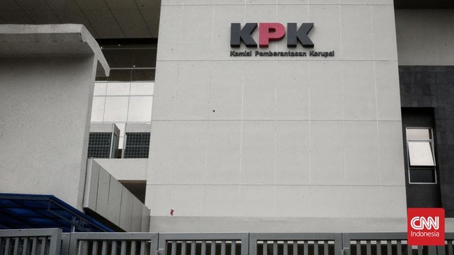 KPK menggeledah ruang kerja petinggi di Kementerian Pertanian dan Kementerian Perdagangan terkait dengan kasus dugaan korupsi impor bawang putih.