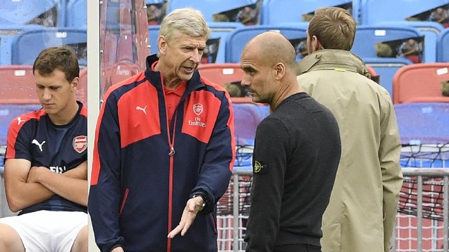 Manajer ManCity Pep Guardiola tak senang dengan kritikan yang didapat Arsene Wenger. Guardiola mengatakan bukan hanya media yang tak menghormati Wenger.