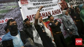 Ahok Tak Dicopot, FUI Sebut Negara Kesatuan Terdakwa