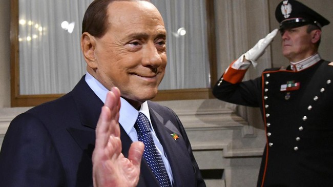 Mantan Perdana Menteri Italia Silvio Berlusconi telah diperbolehkan pulang dari rumah sakit setelah dinyatakan sembuh dari infeksi virus corona.