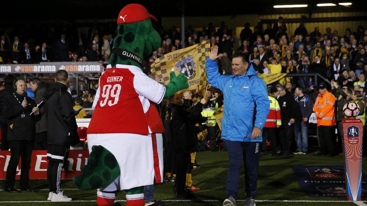 Mengabadikan Kegilaan Laga Sutton Lawan Arsenal