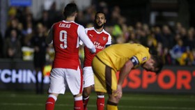 Arsenal Lolos, Walcott Cetak Gol Ke-100