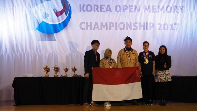 Tapi kalau daya ingat diperlombakan, sepertinya Indonesia jagonya lho. Dalam sebuah kompetisi di Korea Selatan, Indonesia boyong 22 medali.