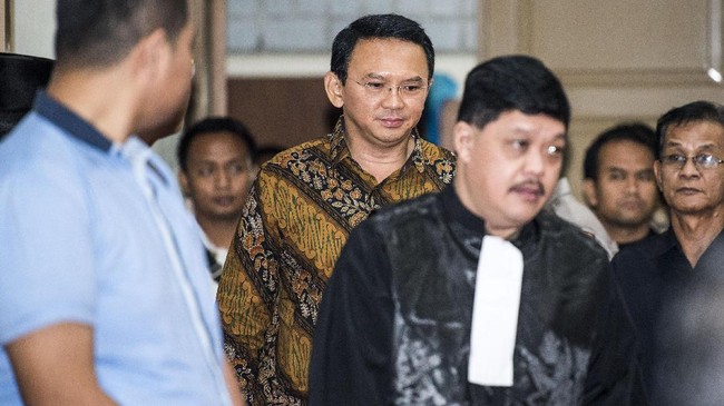Ahok mengaku belum pernah melihat Rizieq langsung. Sidang kasus penodaan pertama akan jadi momen perdana perjumpaan Ahok dan Rizieq.