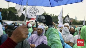 KAI Bantah Batalkan Tiket 40 Peserta Reuni 212 dari Jatim