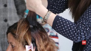 Pangkas Rambut Tingkatkan Kepercayaan Diri Pengungsi Irak