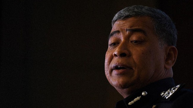 Kepala Polisi Malaysia menyebut Interpol telah menerbitkan peringatan red notice untuk menangkap empat warga Korut tersangka pembunuhan Kim Jong-nam.