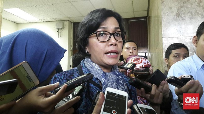 Anggota Komisi XI DPR Johnny G. Plate sempat mengeluhkan karena DPR tak bisa melakukan revisi terkait aturan dasar yang tertuang dalam Perppu.