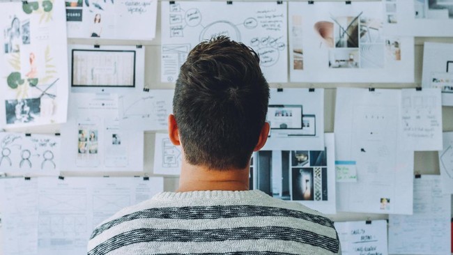 Banyak pemula yang menganggap memulai bisnis itu susah dan ribet. Tapi tahukah kamu, memulai suatu bisnis itu sama dengan seperti saat kita jatuh cinta?