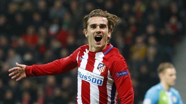 Antoine Griezmann mewarnai rambutnya menjadi biru dan dipamerkan di Instagram. Ulahnya itu justru jadi bahan tertawaan Neymar.