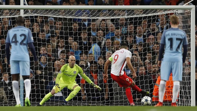 Keberhasilan Willy Caballero mengagalkan penalti Radamel Falcao bukan suatu kebetulan. Sang kiper Manchester City memang telah mengantongi catatan.