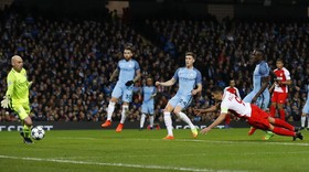Liga Champions: Dua Laga, 90 Menit, 14 Gol