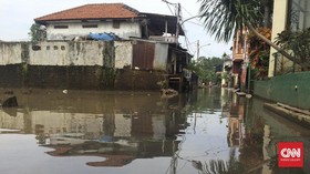 Polling CNN: Solusi Banjir Ahok Lebih Baik dari Anies
