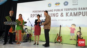 Resmikan RPTRA Baru, Ahok Pasang Mainan Standar Internasional