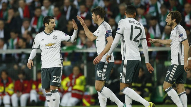 Namun, Manchester United harus kehilangan Eric Bailly di babak 16 besar Liga Europa setelah Eric Bailly dikenakan kartu merah pada babak kedua.