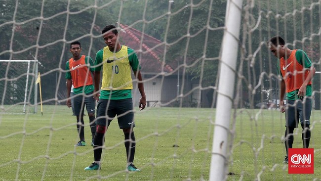 PSSI menggelar pertemuan secara tertutup dengan pihak Selangor FA di Makostrad pada Rabu (3/1) siang, terkait transfer Evan Dimas dan Ilham Udin Armaiyn.
